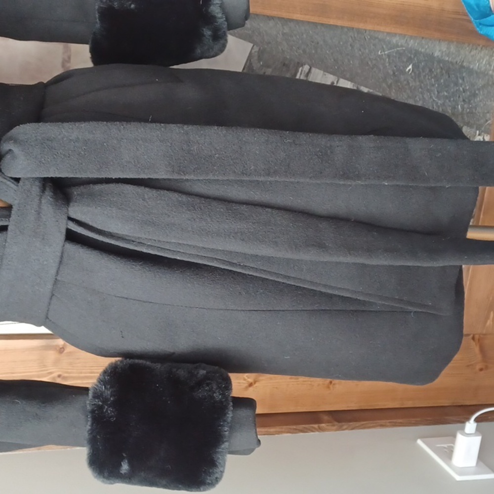 Forever 21 Black Faux Fur Trim Coat - Picture 4 of 16